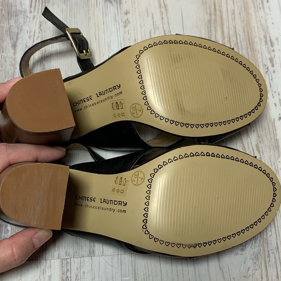 NEW Chinese Laundry Black Leather Sandals 7 - Picture 5 of 8
